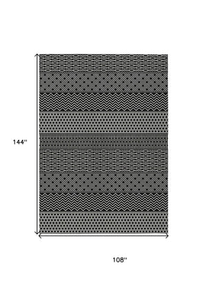 HomeRoots 5' Transform Your Space with a Black and Ivory Chevron Washable Rug for Indoor and Outdoor Use 9' X 12' 612242