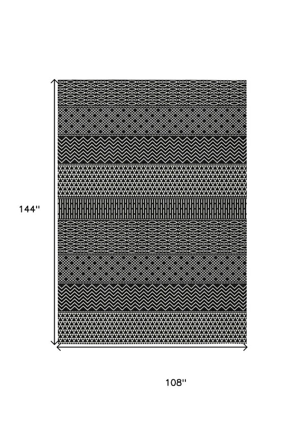 HomeRoots 5' Transform Your Space with a Black and Ivory Chevron Washable Rug for Indoor and Outdoor Use 9' X 12' 612242