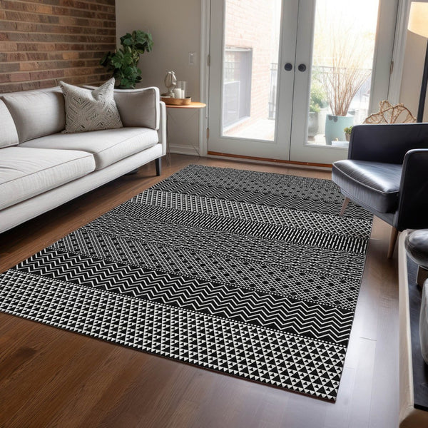 HomeRoots 5' Transform Your Space with a Black and Ivory Chevron Washable Rug for Indoor and Outdoor Use 9' X 12' 612242