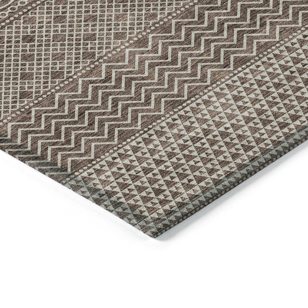 Homeroots 3' Washable Indoor Outdoor Area Rug With Chevron Design - Durable, Stain Resistant, Versatile Décor Brown Polyester 612245