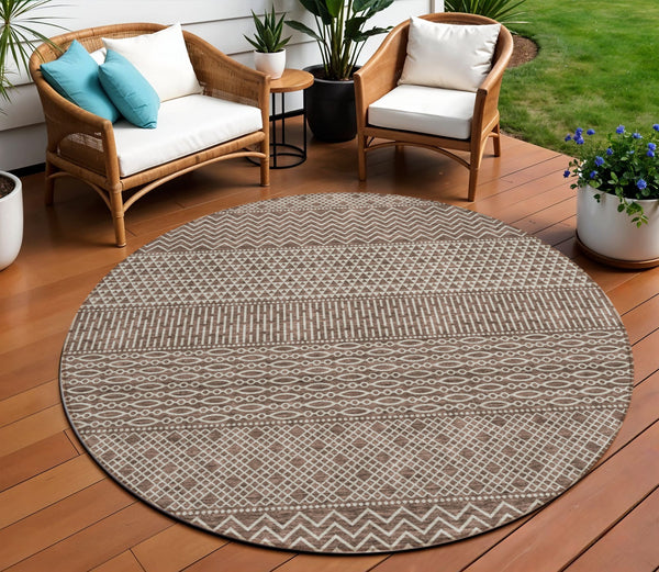 Homeroots 3' Washable Indoor Outdoor Area Rug With Chevron Design - Durable, Stain Resistant, Versatile Décor Brown Polyester 612246