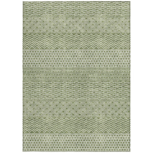 Homeroots 3' Washable Indoor Outdoor Area Rug With Chevron Design - Durable, Stain Resistant, Versatile Décor Green Polyester 612250