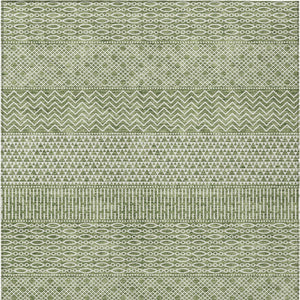 Homeroots 3' Washable Indoor Outdoor Area Rug With Chevron Design - Durable, Stain Resistant, Versatile Décor Green Polyester 612250