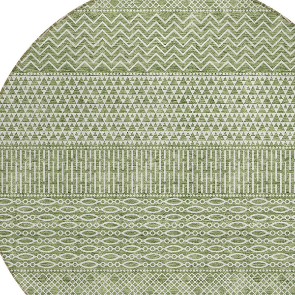 Homeroots 3' Washable Indoor Outdoor Area Rug With Chevron Design - Durable, Stain Resistant, Versatile Décor Green Polyester 612252