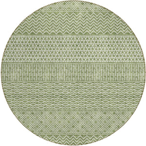 Homeroots 3' Washable Indoor Outdoor Area Rug With Chevron Design - Durable, Stain Resistant, Versatile Décor Green Polyester 612252