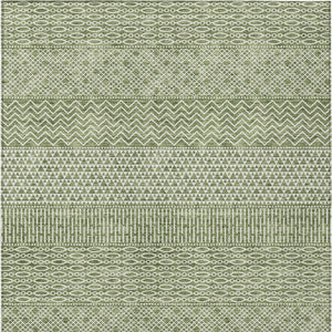 Homeroots 3' Washable Indoor Outdoor Area Rug With Chevron Design - Durable, Stain Resistant, Versatile Décor Green Polyester 612253