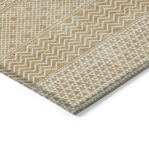 Homeroots 3' Washable Indoor Outdoor Area Rug With Chevron Design - Durable, Stain Resistant, Versatile Décor Gold Polyester 612260