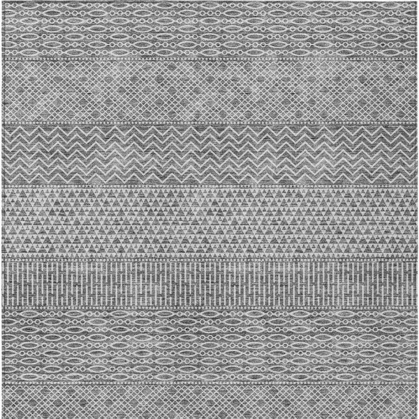 Homeroots 3' Washable Indoor Outdoor Area Rug With Chevron Design - Durable, Stain Resistant, Versatile Décor Gray Polyester 612262