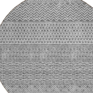Homeroots 3' Washable Indoor Outdoor Area Rug With Chevron Design - Durable, Stain Resistant, Versatile Décor Gray Polyester 612264