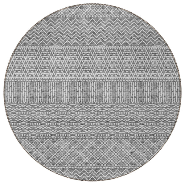 Homeroots 3' Washable Indoor Outdoor Area Rug With Chevron Design - Durable, Stain Resistant, Versatile Décor Gray Polyester 612264