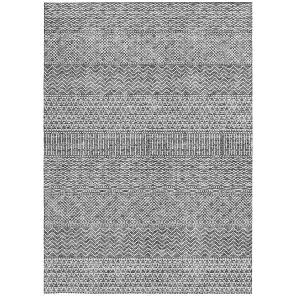 Homeroots 3' Washable Indoor Outdoor Area Rug With Chevron Design - Durable, Stain Resistant, Versatile Décor Gray Polyester 612266