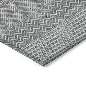 Homeroots 3' Washable Indoor Outdoor Area Rug With Chevron Design - Durable, Stain Resistant, Versatile Décor Gray Polyester 612267