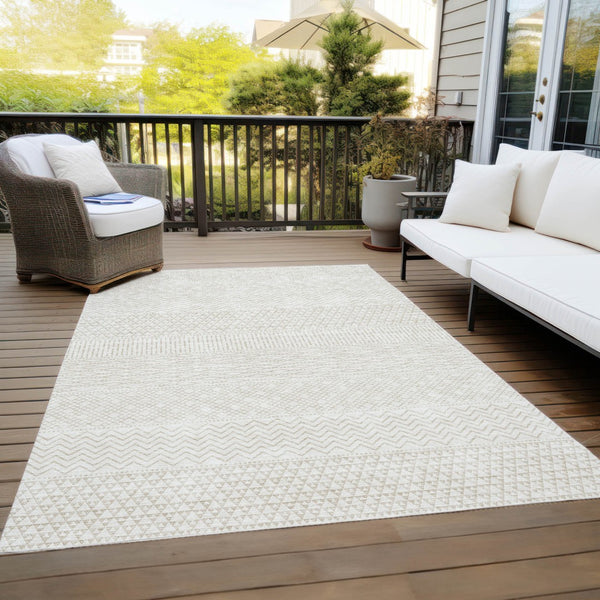 Homeroots 3' Washable Indoor Outdoor Area Rug With Chevron Design - Durable, Stain Resistant, Versatile Décor Ivory Polyester 612269