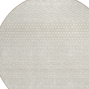 Homeroots 3' Washable Indoor Outdoor Area Rug With Chevron Design - Durable, Stain Resistant, Versatile Décor Ivory Polyester 612270