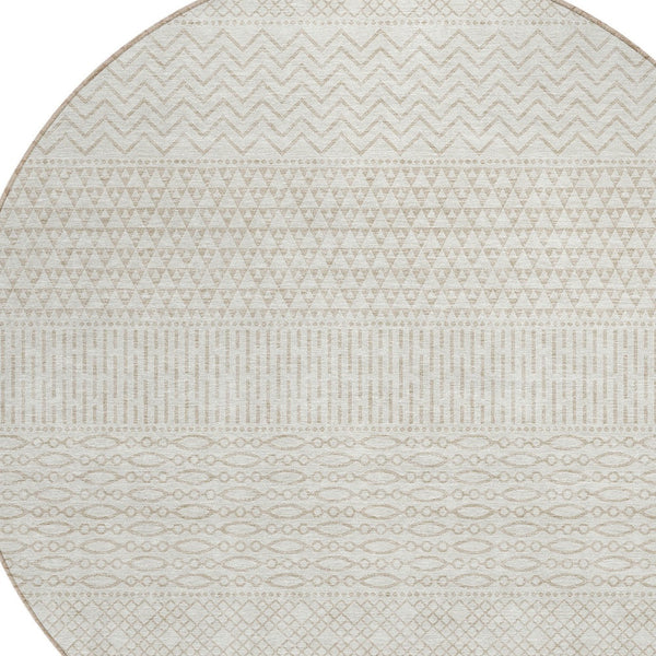 Homeroots 3' Washable Indoor Outdoor Area Rug With Chevron Design - Durable, Stain Resistant, Versatile Décor Ivory Polyester 612270