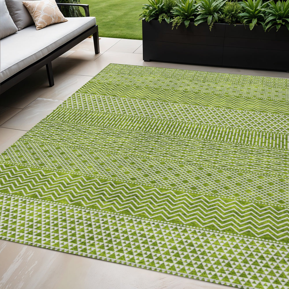 Homeroots 3' Washable Indoor Outdoor Area Rug With Chevron Design - Durable, Stain Resistant, Versatile Décor Lime Green Polyester 612275
