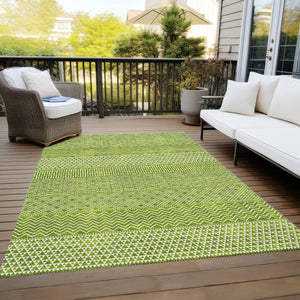 Homeroots 3' Washable Indoor Outdoor Area Rug With Chevron Design - Durable, Stain Resistant, Versatile Décor Lime Green Polyester 612275