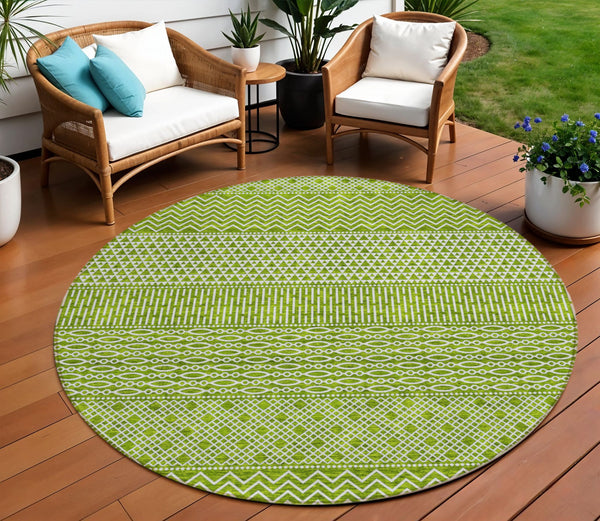 Homeroots 3' Washable Indoor Outdoor Area Rug With Chevron Design - Durable, Stain Resistant, Versatile Décor Lime Green Polyester 612276