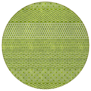 Homeroots 3' Washable Indoor Outdoor Area Rug With Chevron Design - Durable, Stain Resistant, Versatile Décor Lime Green Polyester 612276