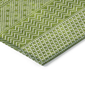 Homeroots 3' Washable Indoor Outdoor Area Rug With Chevron Design - Durable, Stain Resistant, Versatile Décor Lime Green Polyester 612277