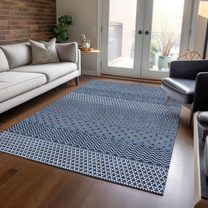 Homeroots 3' Washable Indoor Outdoor Area Rug With Chevron Design - Durable, Stain Resistant, Versatile Décor Navy Blue Polyester 612280