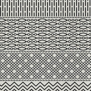 Homeroots 3' Washable Indoor Outdoor Area Rug With Chevron Design - Durable, Stain Resistant, Versatile Décor White Polyester 612299