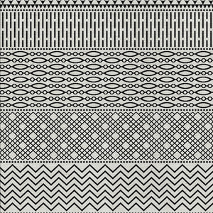 Homeroots 3' Washable Indoor Outdoor Area Rug With Chevron Design - Durable, Stain Resistant, Versatile Décor White Polyester 612299