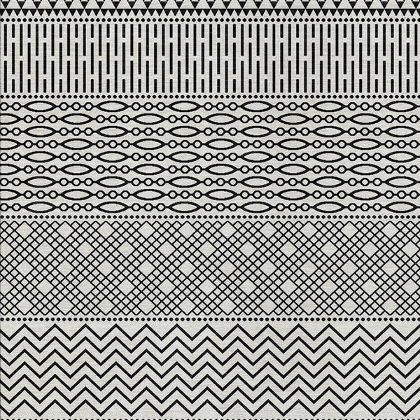 Homeroots 3' Washable Indoor Outdoor Area Rug With Chevron Design - Durable, Stain Resistant, Versatile Décor White Polyester 612299