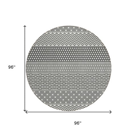 Homeroots 3' Washable Indoor Outdoor Area Rug With Chevron Design - Durable, Stain Resistant, Versatile Décor White Polyester 612300