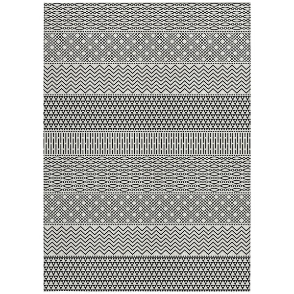 Homeroots 3' Washable Indoor Outdoor Area Rug With Chevron Design - Durable, Stain Resistant, Versatile Décor White Polyester 612301