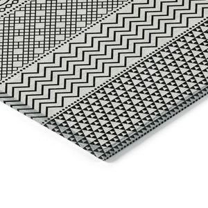 HomeRoots 5' Stylish Black and White Chevron Washable Area Rug for Indoor and Outdoor Use, Durable Design 9' X 12' 612302