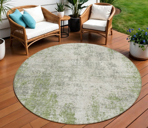 HomeRoots 5' Green and Ivory Abstract Area Rug – Stylish, Washable Design for Indoor and Outdoor Spaces 8' Round 612324