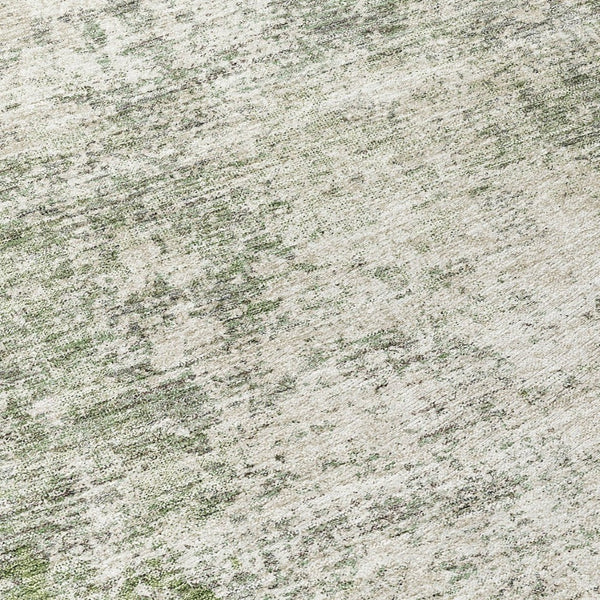 HomeRoots 5' Green and Ivory Abstract Area Rug – Stylish, Washable Design for Indoor and Outdoor Spaces 8' Round 612324
