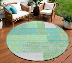 Homeroots 3' Stylish Geometric Washable Area Rug For Indoor/Outdoor Use - Durable, Stain Resistant Design Sage Polyester 612384