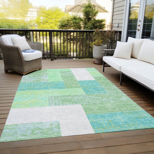 Homeroots 3' Stylish Geometric Washable Area Rug For Indoor/Outdoor Use - Durable, Stain Resistant Design Sage Polyester 612385