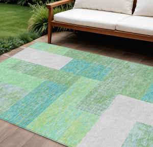Homeroots 3' Stylish Geometric Washable Area Rug For Indoor/Outdoor Use - Durable, Stain Resistant Design Sage Polyester 612386