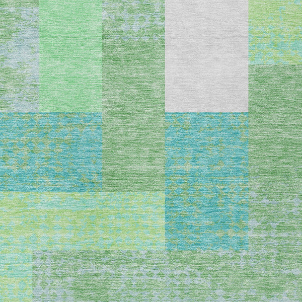 Homeroots 3' Stylish Geometric Washable Area Rug For Indoor/Outdoor Use - Durable, Stain Resistant Design Sage Polyester 612386