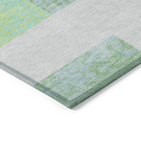 Homeroots 3' Stylish Geometric Washable Area Rug For Indoor/Outdoor Use - Durable, Stain Resistant Design Sage Polyester 612387