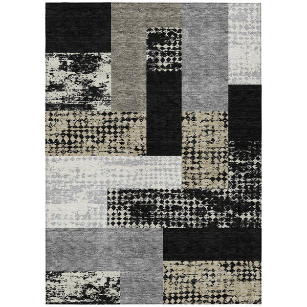 Homeroots 3' Stylish Geometric Washable Area Rug For Indoor/Outdoor Use - Durable, Stain Resistant Design Black Polyester 612388