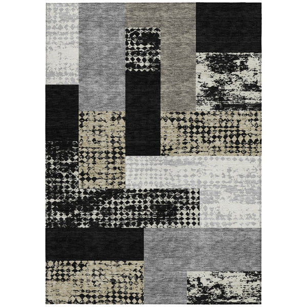 Homeroots 3' Stylish Geometric Washable Area Rug For Indoor/Outdoor Use - Durable, Stain Resistant Design Black Polyester 612389