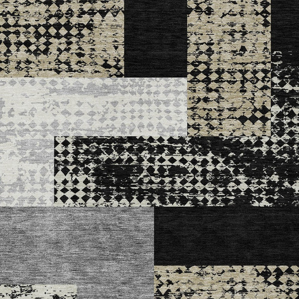 Homeroots 3' Stylish Geometric Washable Area Rug For Indoor/Outdoor Use - Durable, Stain Resistant Design Black Polyester 612389