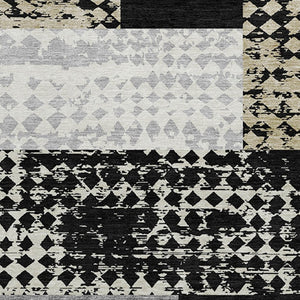 Homeroots 3' Stylish Geometric Washable Area Rug For Indoor/Outdoor Use - Durable, Stain Resistant Design Black Polyester 612390