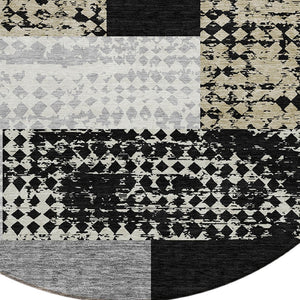 Homeroots 3' Stylish Geometric Washable Area Rug For Indoor/Outdoor Use - Durable, Stain Resistant Design Black Polyester 612390