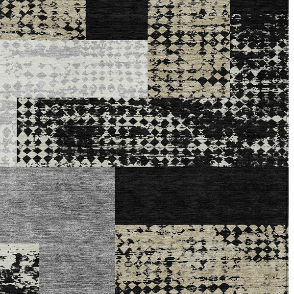 Homeroots 3' Stylish Geometric Washable Area Rug For Indoor/Outdoor Use - Durable, Stain Resistant Design Black Polyester 612391
