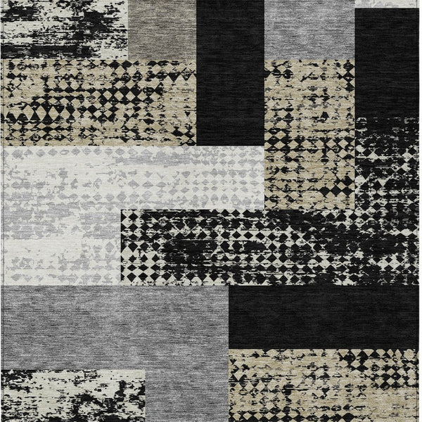 Homeroots 3' Stylish Geometric Washable Area Rug For Indoor/Outdoor Use - Durable, Stain Resistant Design Black Polyester 612392