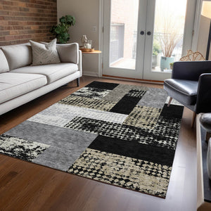 Homeroots 3' Stylish Geometric Washable Area Rug For Indoor/Outdoor Use - Durable, Stain Resistant Design Black Polyester 612392
