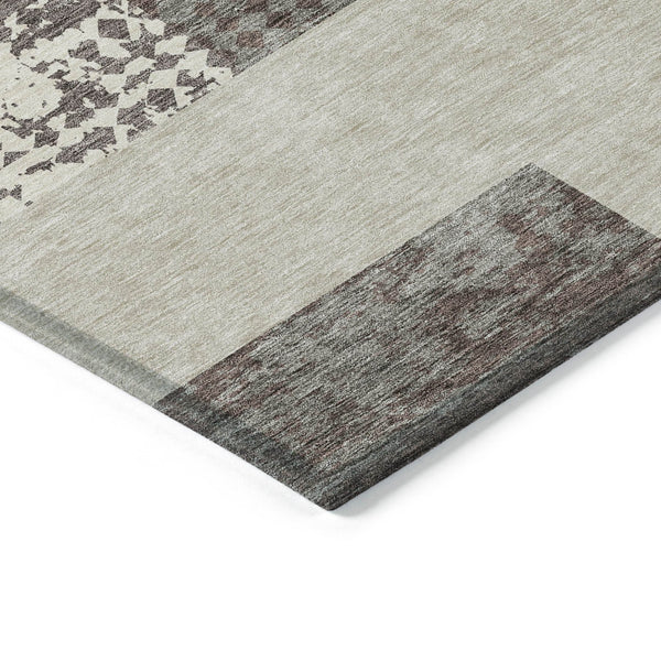 Homeroots 3' Stylish Geometric Washable Area Rug For Indoor/Outdoor Use - Durable, Stain Resistant Design Brown Polyester 612394