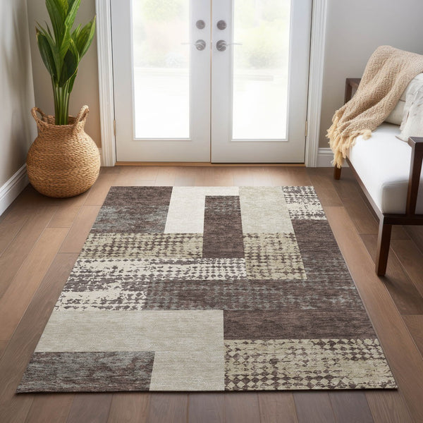 Homeroots 3' Stylish Geometric Washable Area Rug For Indoor/Outdoor Use - Durable, Stain Resistant Design Brown Polyester 612395