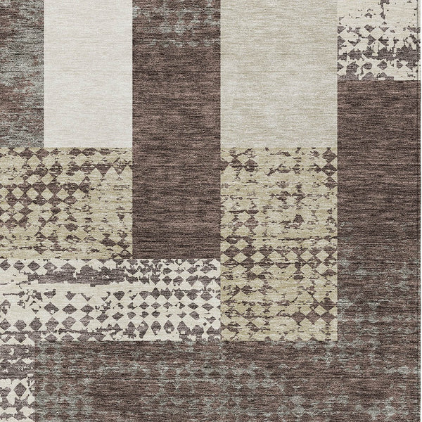Homeroots 3' Stylish Geometric Washable Area Rug For Indoor/Outdoor Use - Durable, Stain Resistant Design Brown Polyester 612397