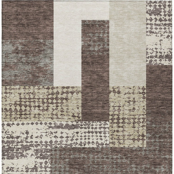 Homeroots 3' Stylish Geometric Washable Area Rug For Indoor/Outdoor Use - Durable, Stain Resistant Design Brown Polyester 612398
